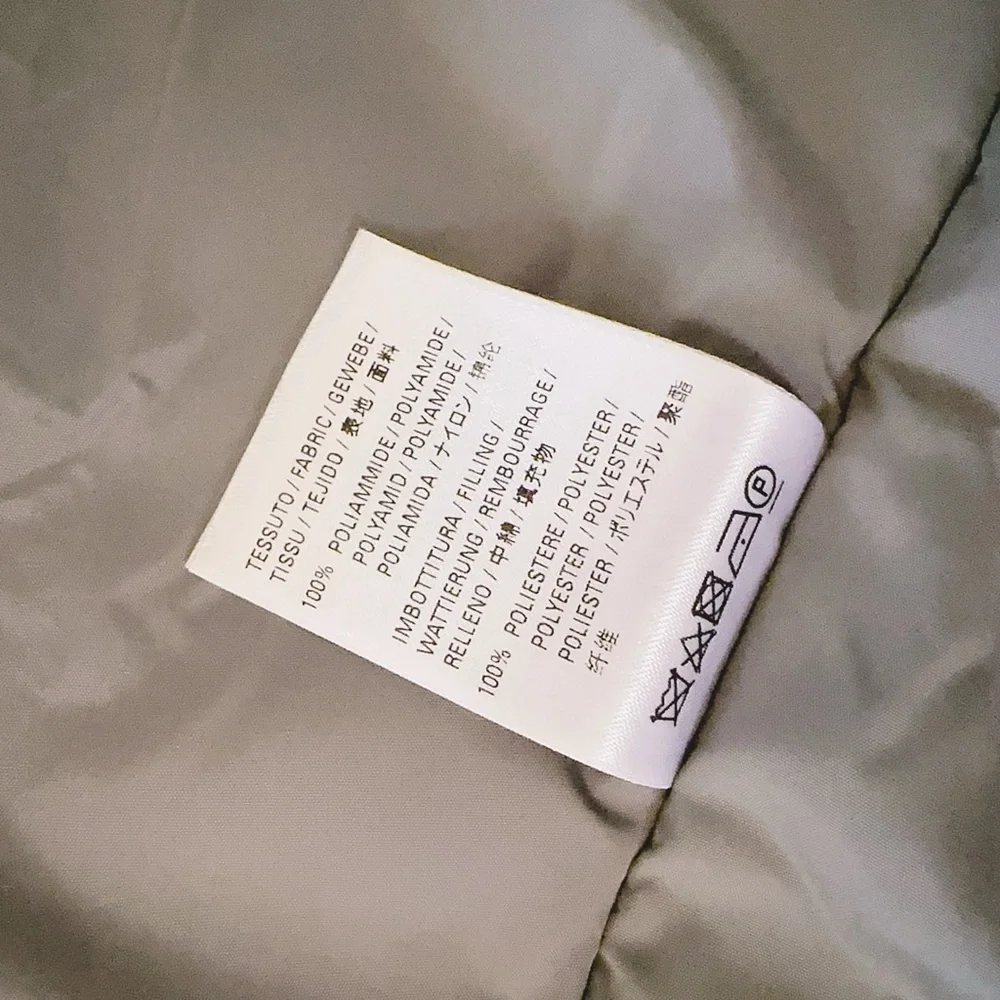 Authentic BALENCIAGA PUFFER JACKET - Picture 6 of 14